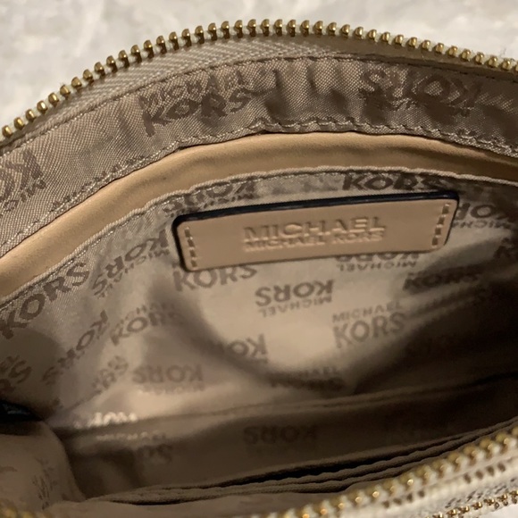 Michael Kors Large Logo Wristlet - Picture 9 of 15